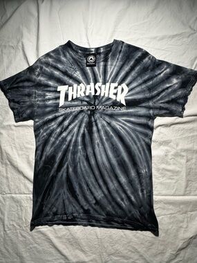 Thrasher Black & White Spiral Tie-Dye Logo Tee - Men’s Size M